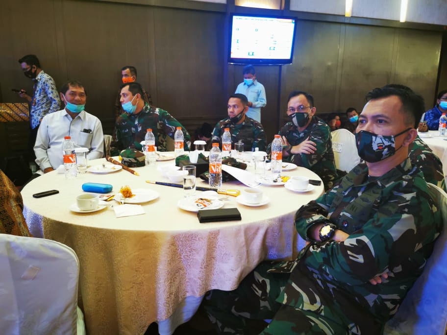 Tampak Bupati Kabupaten Karo Terkelin Brahmana SH bersama Dandim 0205/TK Letkol Inf Taufik Rizal saat menghadiri rakor terkait pilkada serentak