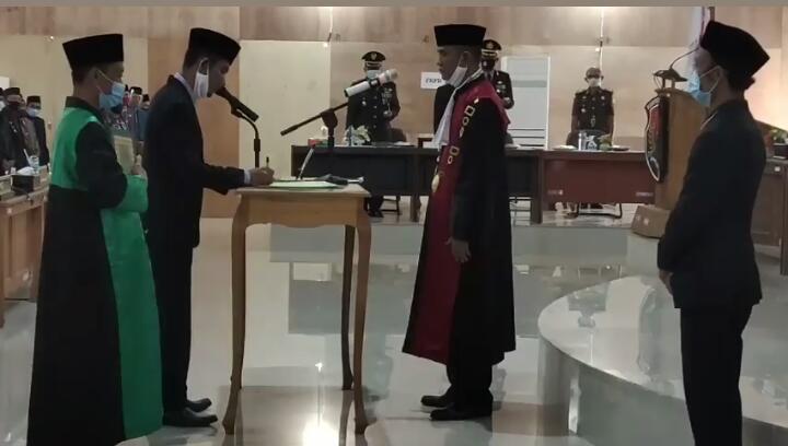 PAW Siswanto Dilantik Gantikan Alm Syamsu Rizal