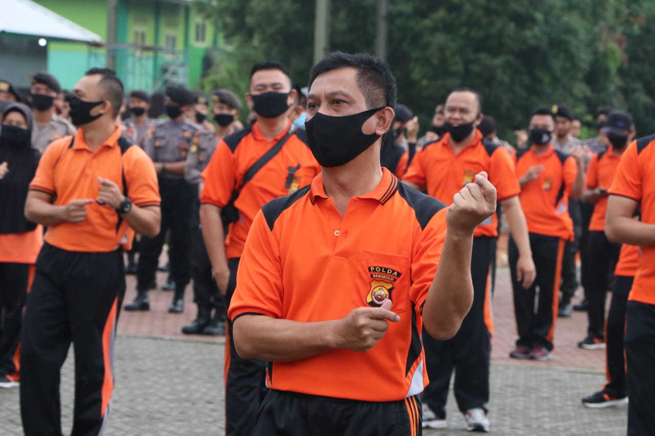 Tingkatkan Imun Tubuh Polda Bengkulu Lakukan Senam Rutin 