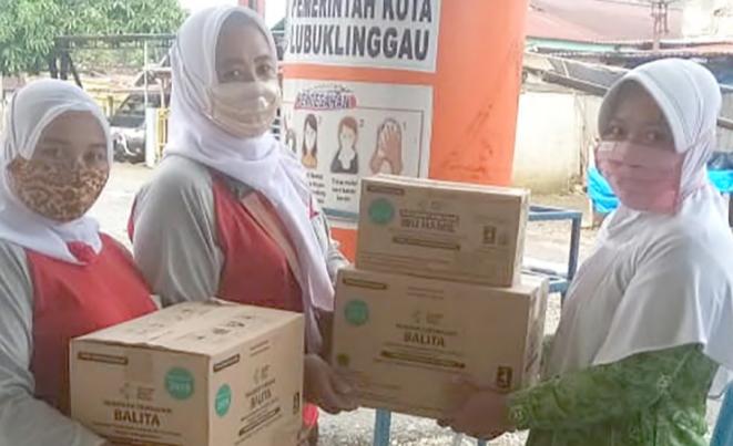 PC Fatayat NU Bagikan MPASI di Kota Lubuklinggau