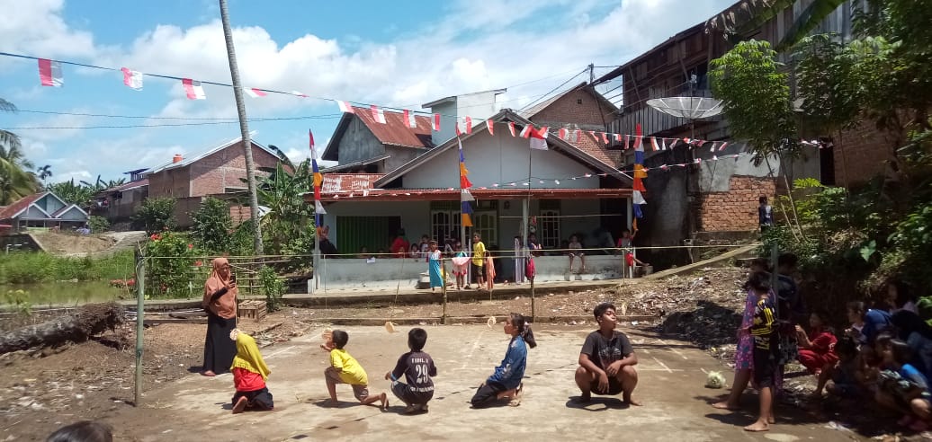 Warga Bandung Kiri Semarakkan HUT RI dengan Perlombaan