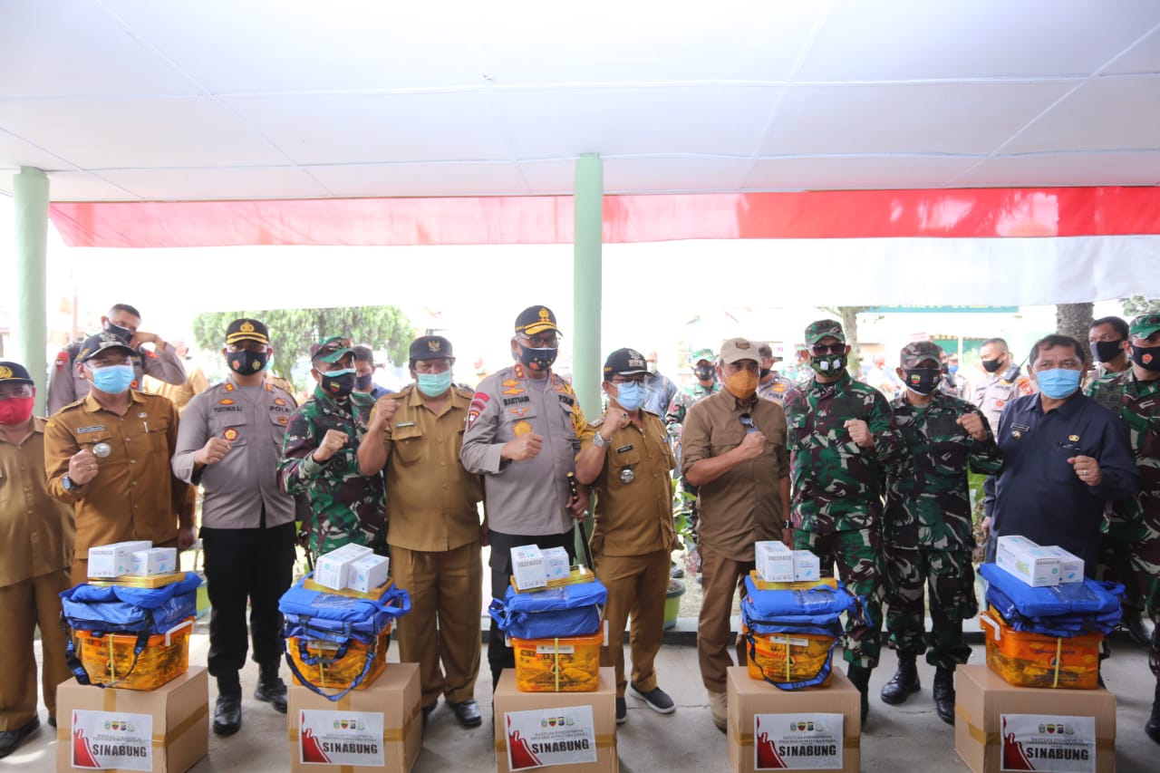 Pangdam Kapoldasu Bersama Gubernur Sumut Edy Rahmayadi saat mengunjungi Pusat Vulkanologi
