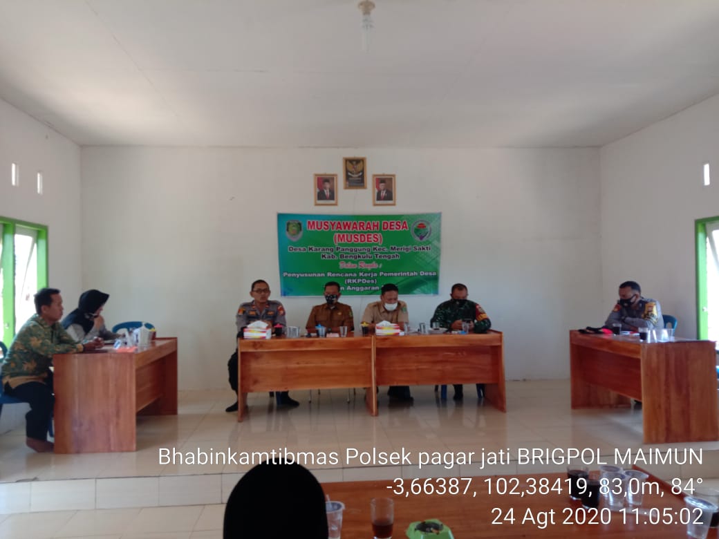 Hadiri Musrenbangdes Kapolsek Pagar Jati Ingatkan Kades Soal Tranparansi