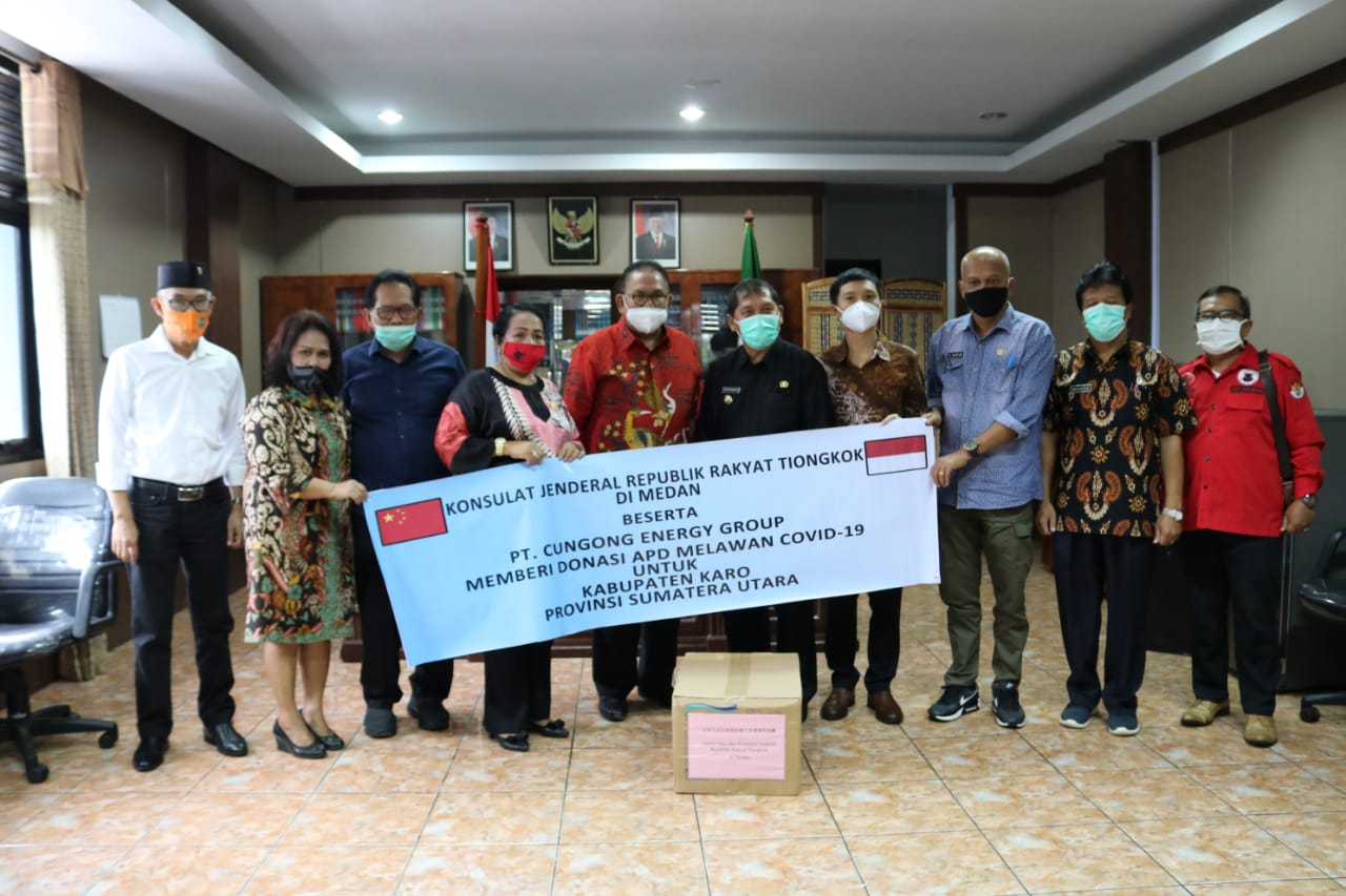 Pemkab Karo Terima Bantuan Masker dari Konsulat Jenderal Republik Tiongkok