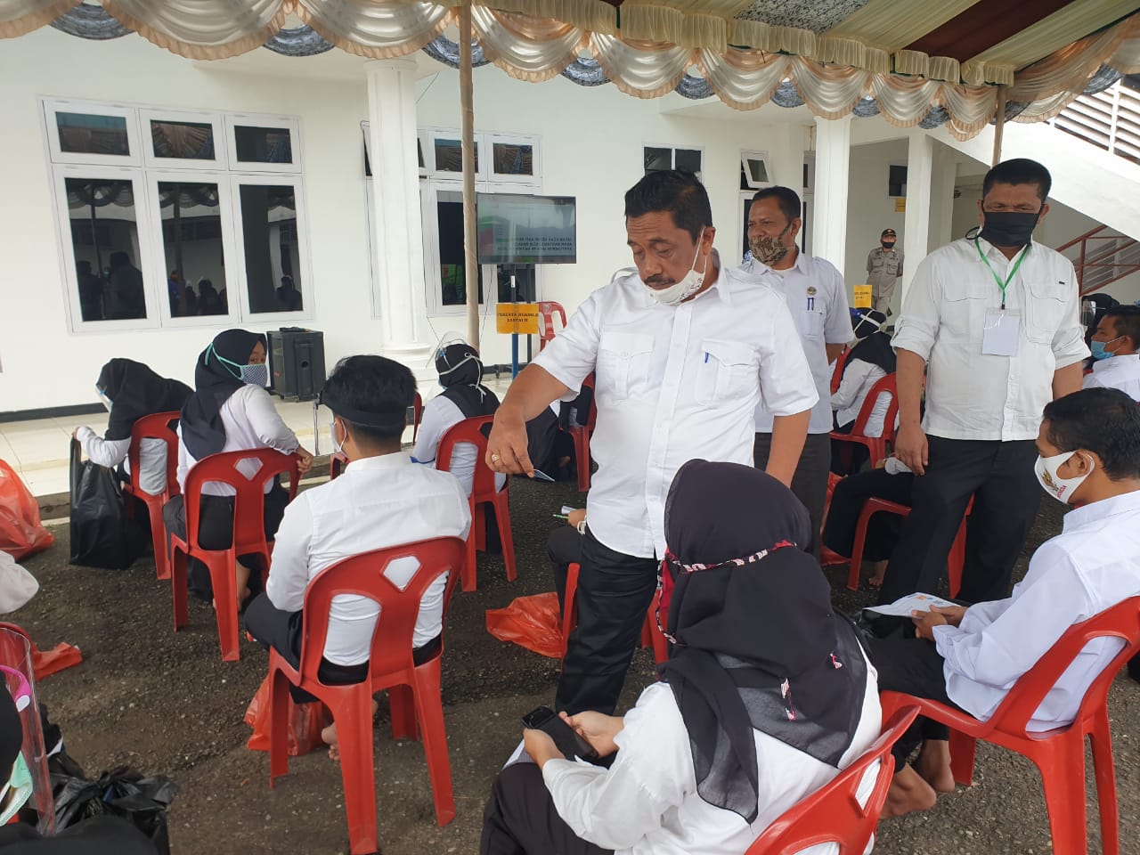 Diikuti 679 Peserta Sekda Tapsel Semangati Peserta Ujian SKB