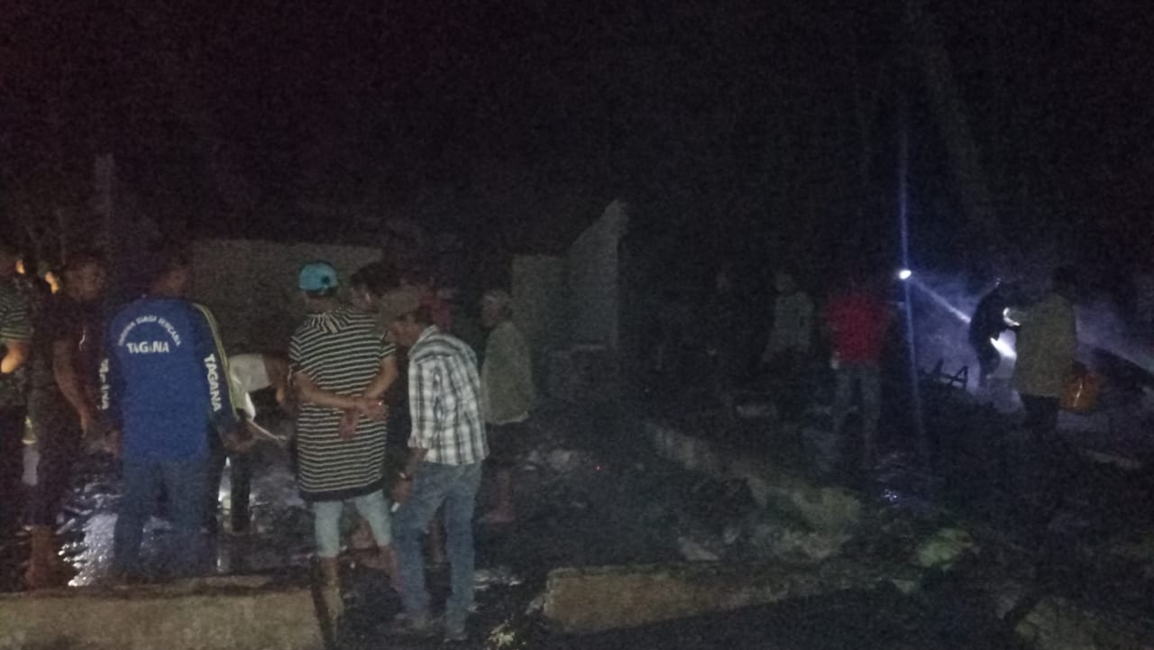 Dua Rumah Kebakaran di Desa Payung Kerugian Ditaksir Hingga 200 Juta