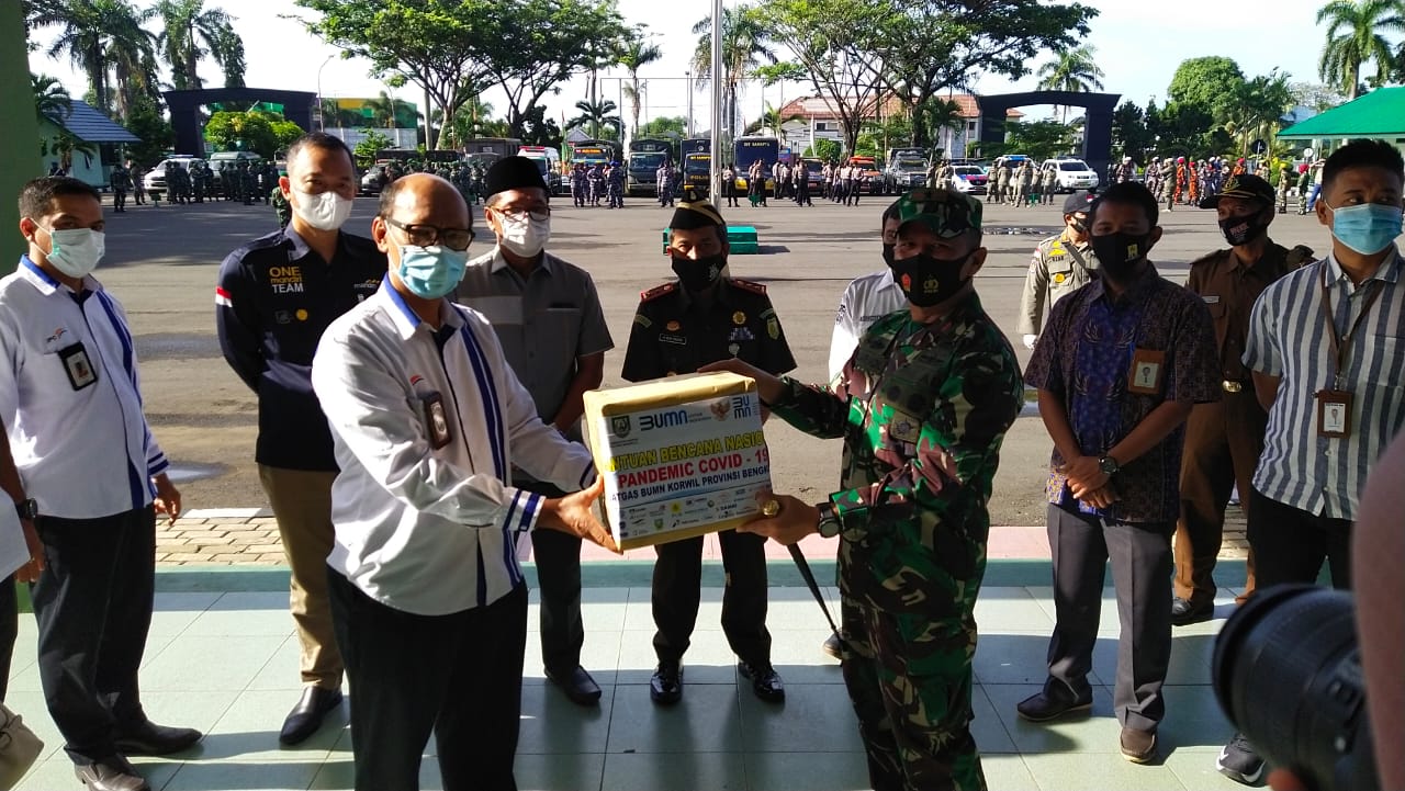 Satuan Gugus Tugas BUMN Beri Bantuan Seribu Masker