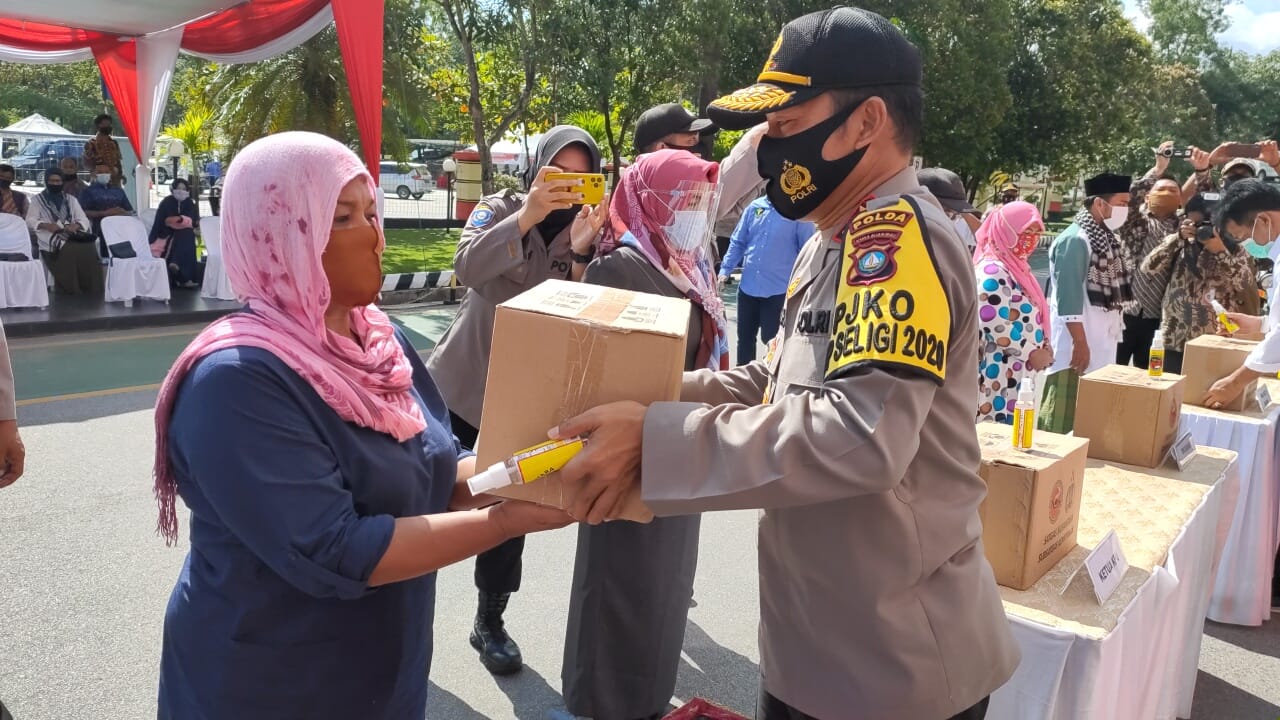 Polresta Barelang Gelar Bakti Sosial dan Kesehatan