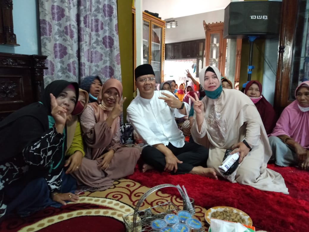Rohidin di Mata Emak-emak Pasar Belakang Mukomuko Tak Banyak Bicara Namun Bekerja