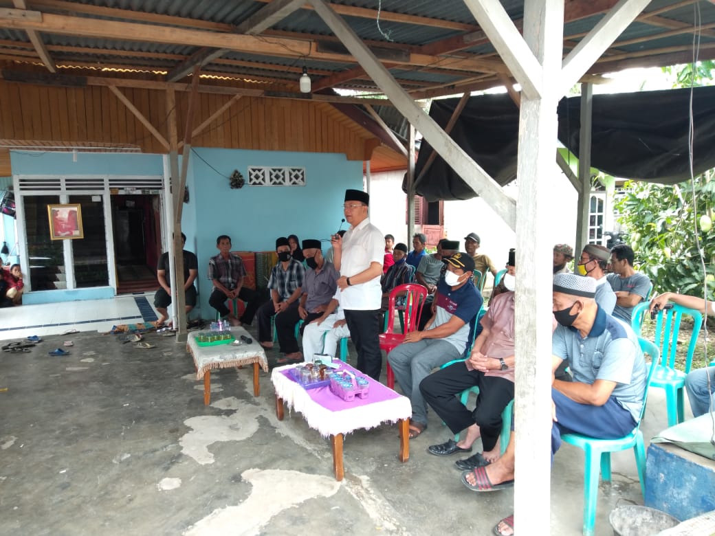 Rohidin Melayat ke Rumah Kades Pasar Ketahun