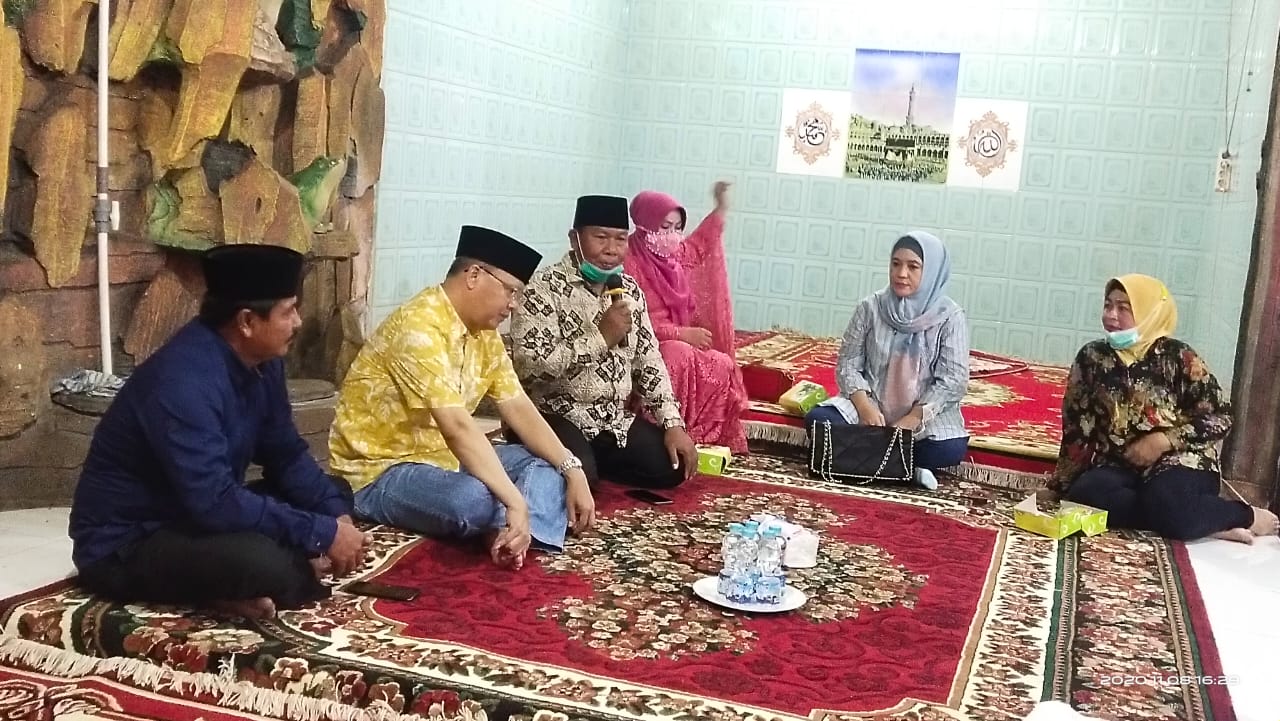 Doa dan Cerita Haru Masyarakat Kampung Nelayan Kenang Jasa Rohidin : Semoga Rakyat Bengkulu Terbuka Hatinya Memilih Bapak