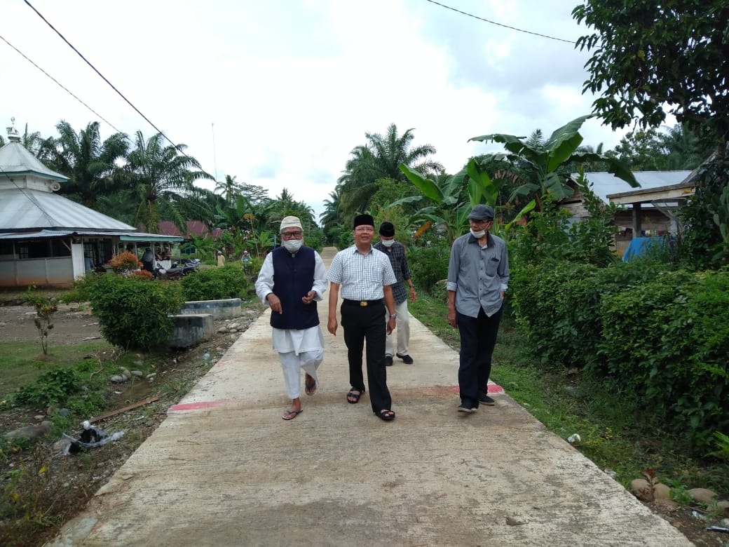 Petani Curhat ke Rohidin Handtracktor Bukan Solusi Tepat Pertanian