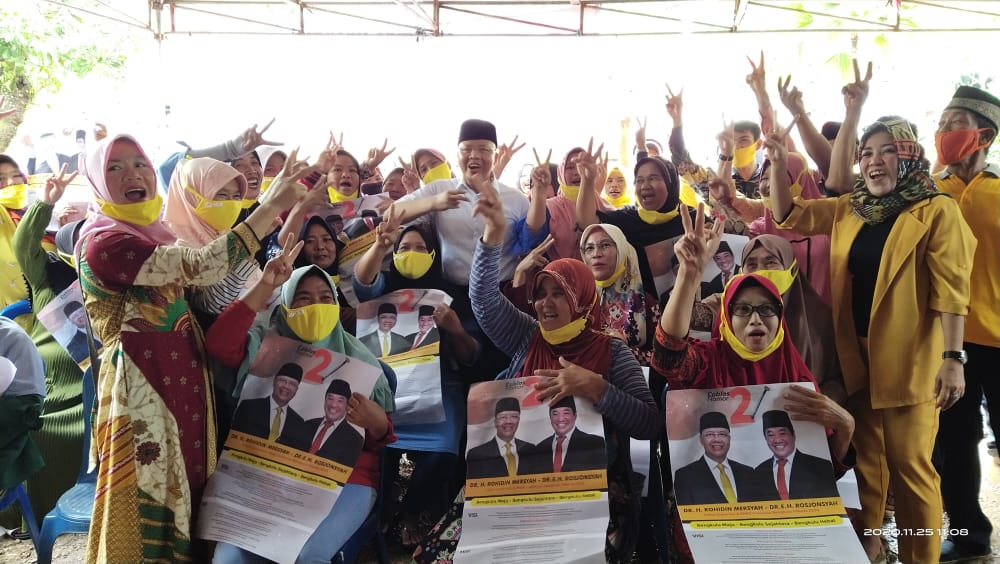 Curahkan Doa dan Dukungan Masyarakat Putri Hijau Persembahkan Puisi Untuk Rohidin-Rosjonsyah