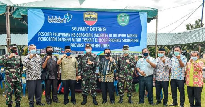 Wakil Walikota Padangsidimpuan Tinjau Pelayanan KB Bergerak