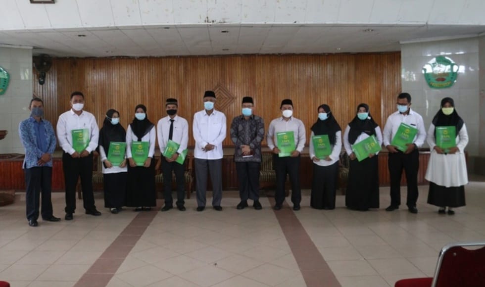 Rektor IAIN Serahkan 35 SK CPNS Untuk Tenaga Dosen Baru