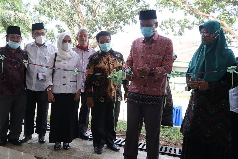 Rektor IAIN Bengkulu Launching Muawanah Mart 
