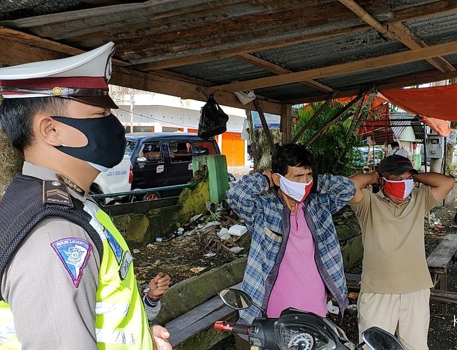 Polres BS Minta Tukang Ojek Sebagai Contoh Bemasker