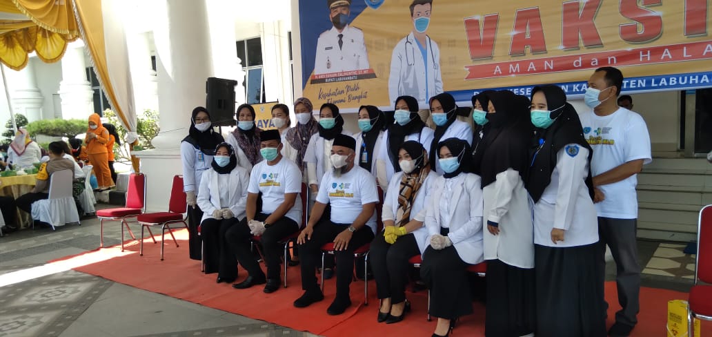 Jalani Vaksinasi Bupati Labuhanbatu : Tidak Ada Rasa Sakit dan Badan Jadi Segar