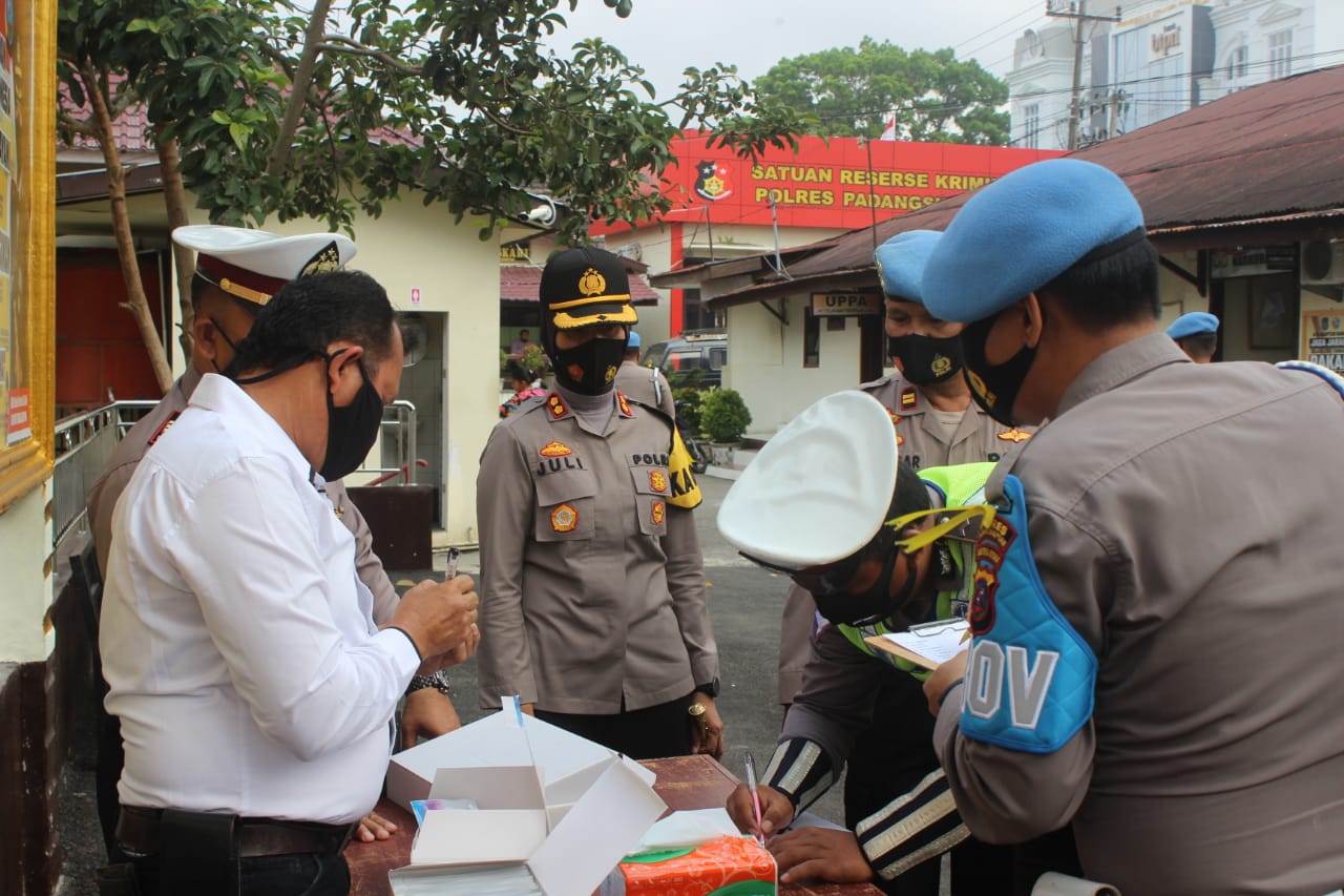 276 Personel Polres Padangsidimpuan Jalani Tes Urine