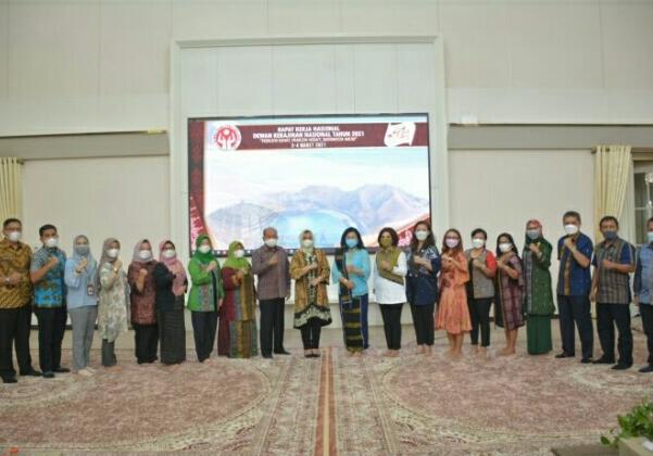 Ketua Dekranasda Dairi Hadiri Harla Ke-41 dan Rakernas 2021