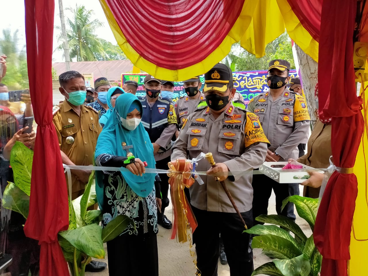 Resmikan Posko PPKM Si Pare-Pare Kapolres Batu Bara Himbau Disiplin Prokes
