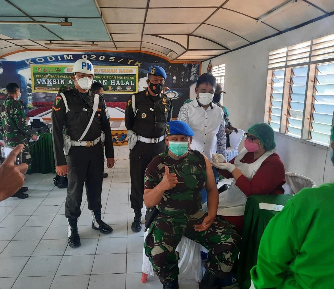 Bupati Karo Apresiasi Penyuntikan Vaksin Sinovac Bagi Ajudannya
