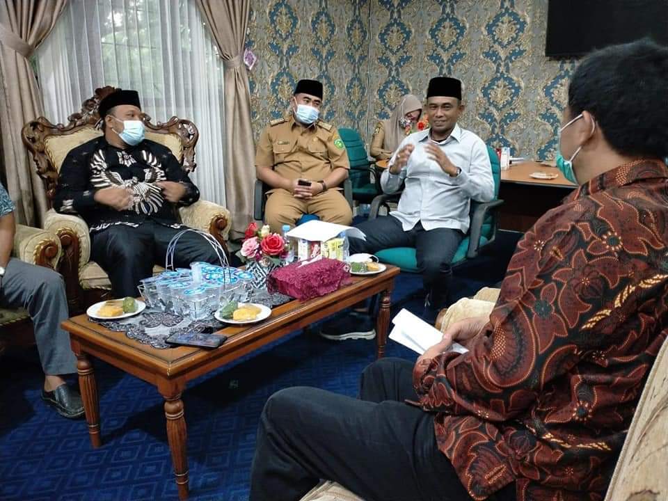 Audiensi Bersama Ketua DPRD Aliansi Masyarakat Peduli TPU Taman Bahagia Sampaikan Aspirasi
