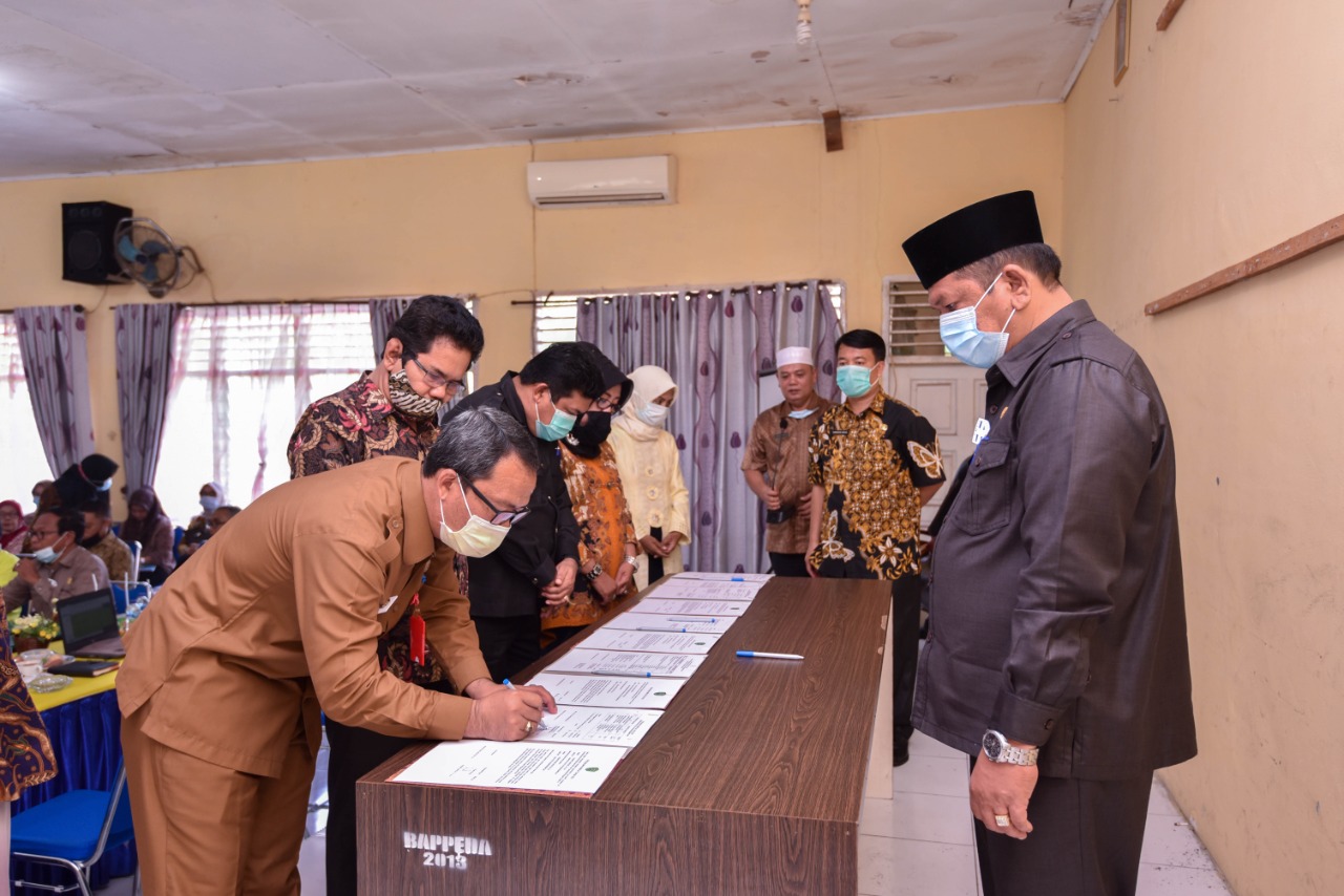 Walikota Padangsidimpuan dan Kepala OPD Tandatangani Kinerja Secara Simbolis
