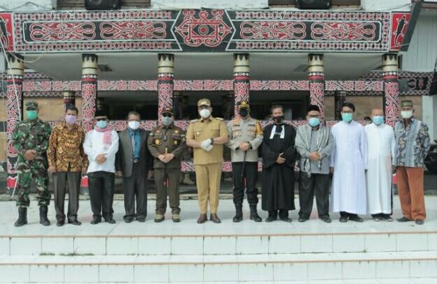 Hadapi Covid-19 Bupati Dairi Pimpin Do'a Bersama Tokoh Agama