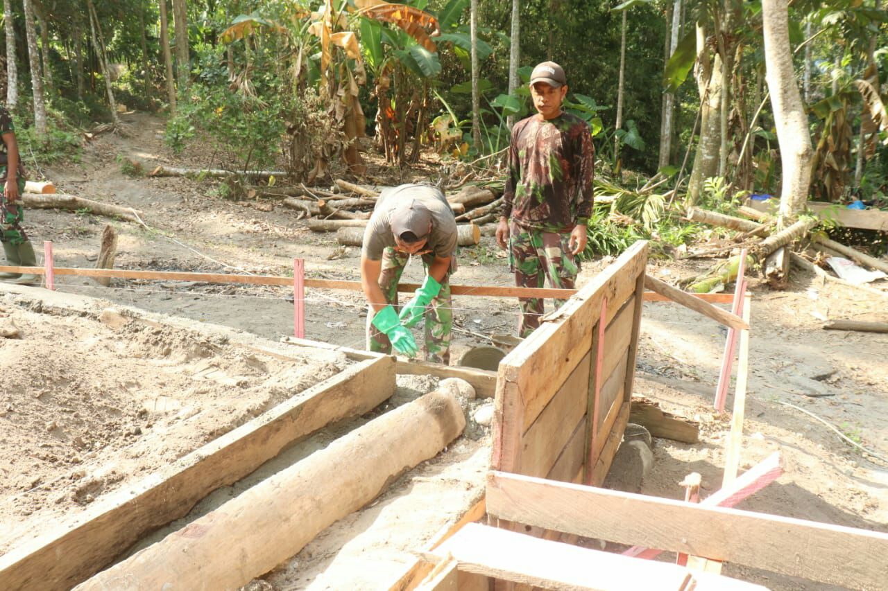 Satgas TMMD Kodim 0111 Bireuen Mulai Pengerjaan Pondasi Rumah Masyarakat Miskin