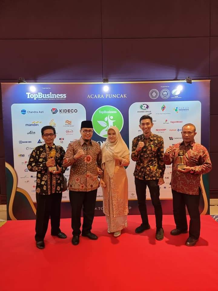 PDAM Tirta Hidayah Dulang Penghargaan TOP CSR 2021 
