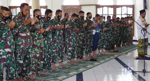 Lanal Bengkulu Gelar Doa Bersama dan Shalat Ghaib Untuk Prajurit Nanggala 402