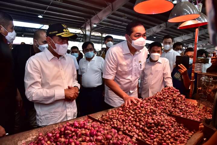 Gubsu Dan Walikota Medan Dampingi Mendag Lutfi Tinjau Pasar Rakyat