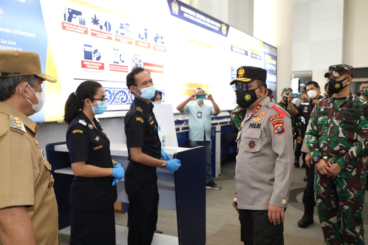 Perketat Prokes Kapoldasu dan Pangdam I/BB Tinjau Bandara Kualanamu