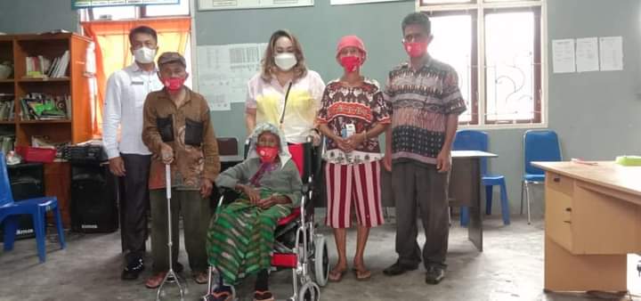 Ketua TP PKK Pakpak Bharat Bersama Kadis Sosial Wujudkan Atensi Kepada Masyarakat