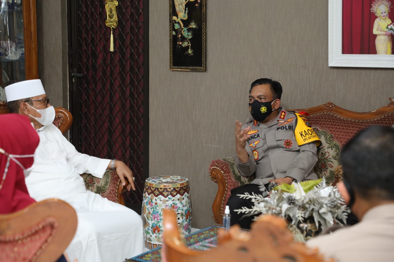 Tokoh Agama Serukan Takbiran di Masjid Saja