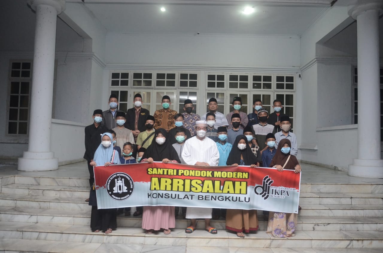 Wagub Rosjonsyah Lepas Keberangkatan Santri Pesantren Modern Arrisalah Ponorogo