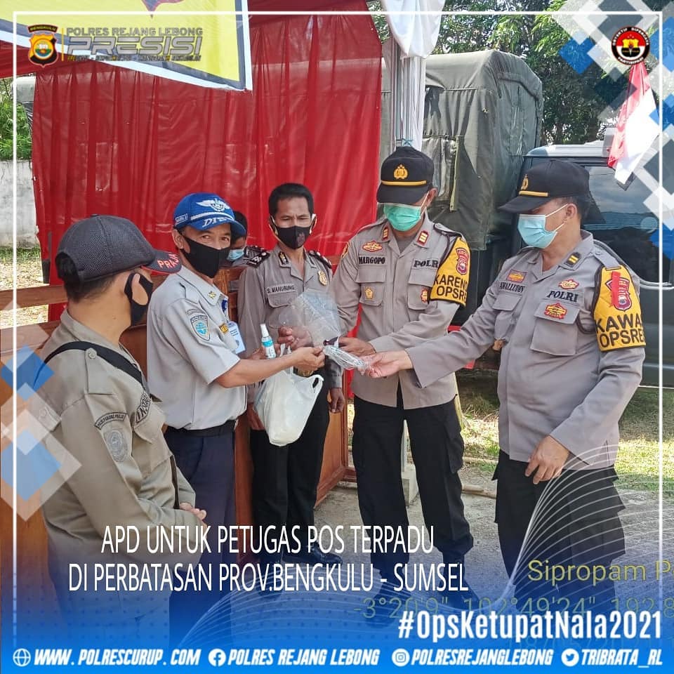 Pantau Pos Penyekatan Jalur Mudik,Polres RL Bagikan APD