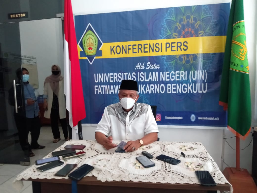 Gelar Konferensi Pers Rektor IAIN Jelaskan Soal Mekanisme Peralihan Status ke UIN