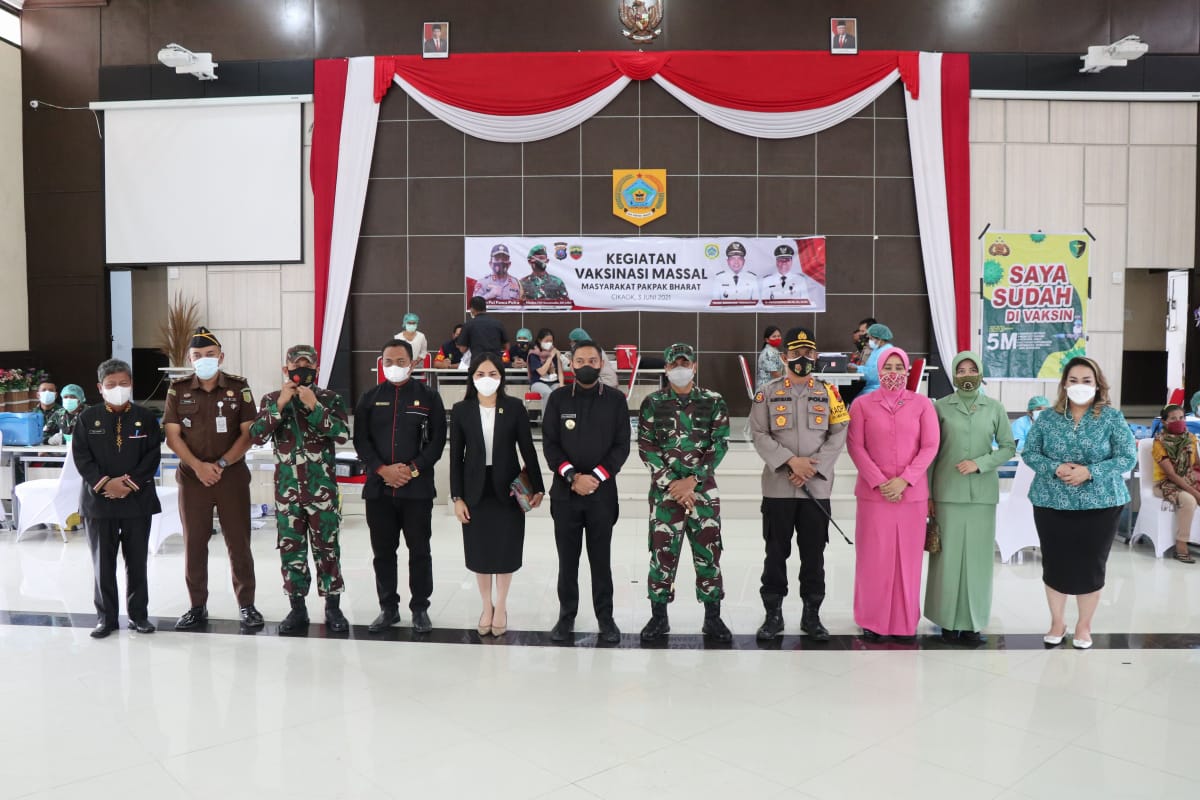 Bupati Pakpak Barat Bersama Forkopimda Tinjau Pelaksanaan Vaksinasi Massal