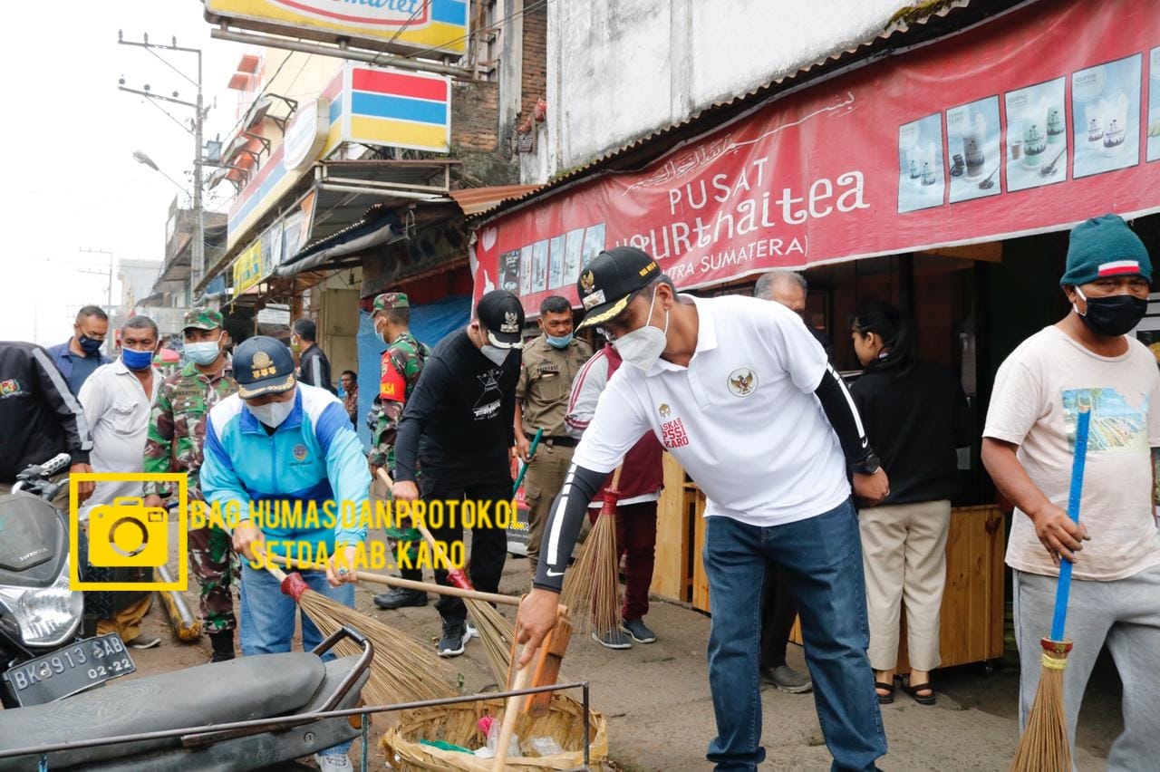 Wabup Karo Ajak Masyarakat Rutin Laksanakan Kegiatan Jumat Bersih