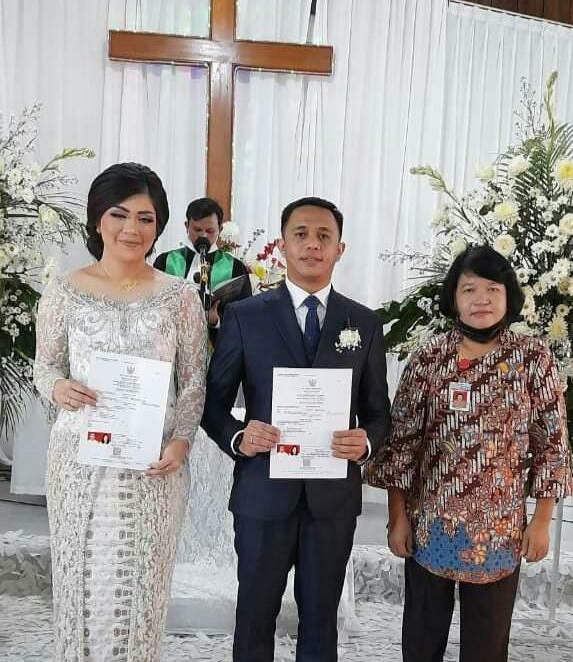 Pengantin Baru di GKPI Sidikalang Langsung Dapatkan Akta Kawin