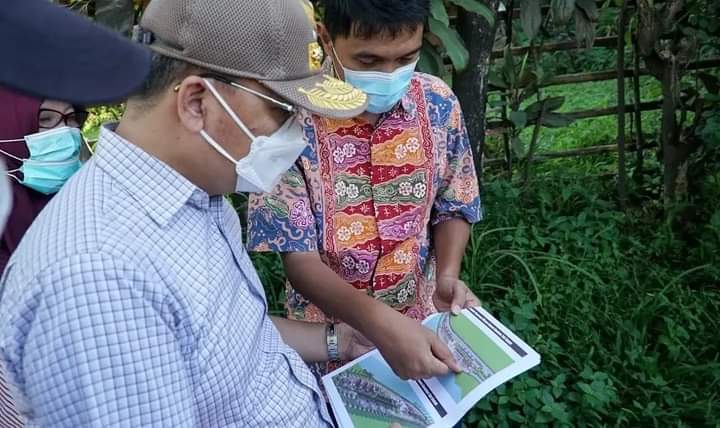Tinjau Danau Dendam Gubernur Rohidin Pastikan Spot Kios Pedagang Hingga Sarana Penunjang