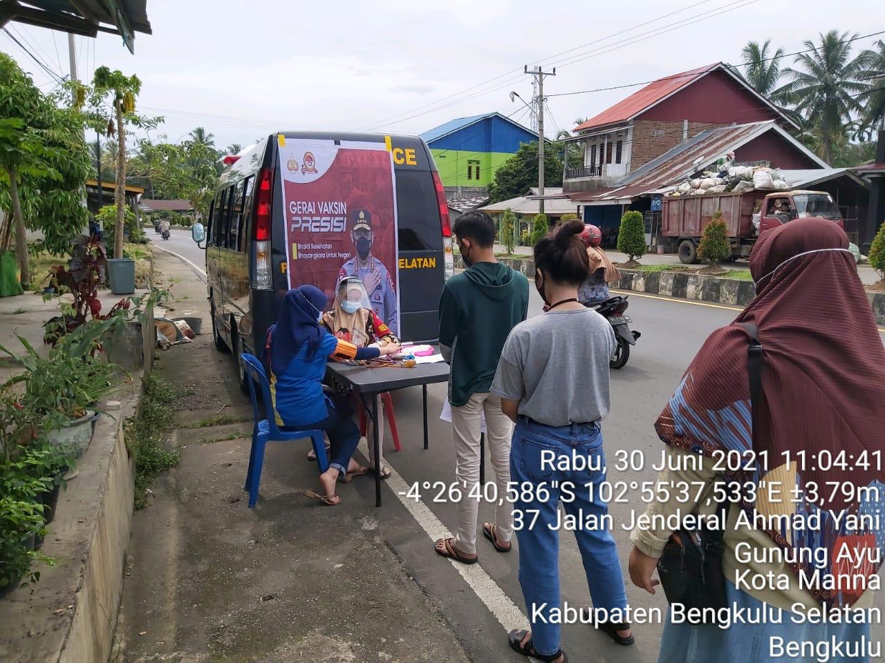 Masyarakat dan Polres Bengkulu Selatan Sinergi Sukseskan Vaksinasi