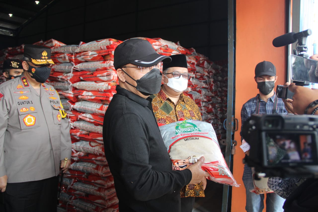 Lepas Bantuan Beras PPKM Gubernur Rohidin Tekankan Penyaluran Tepat Sasaran