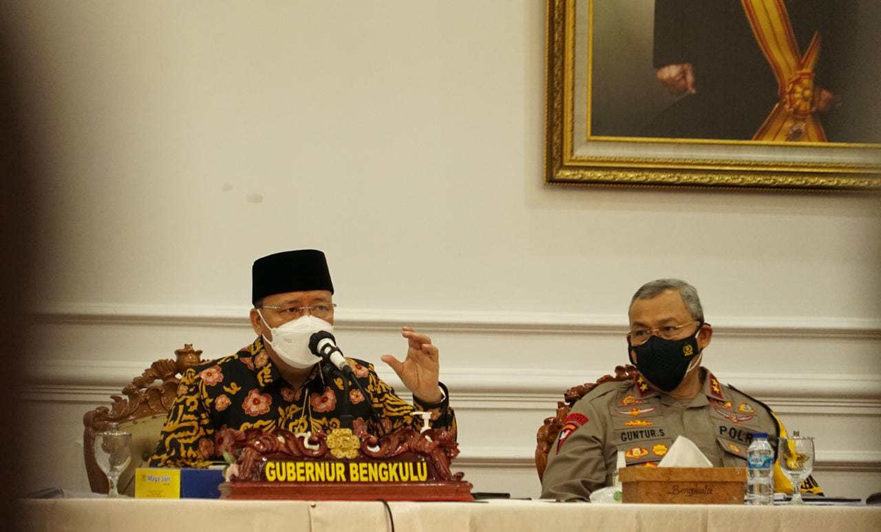 Tindaklanjuti Intruksi Mendagri Gubernur Rohidin Rapat Bersama Forkopimda