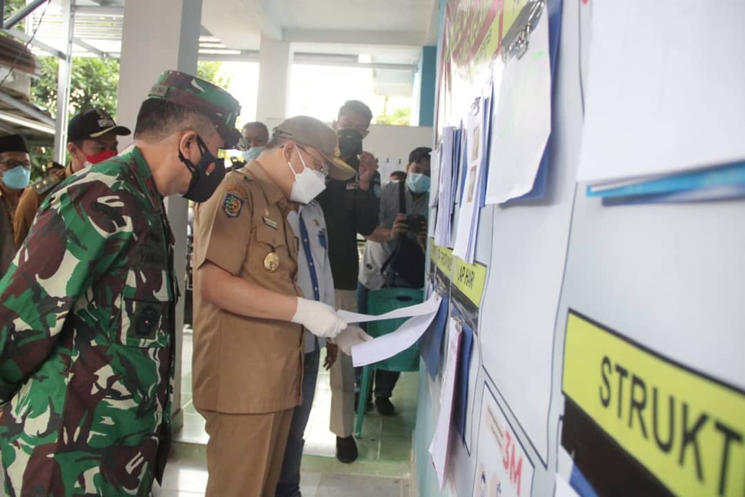 Gubernur Rohidin Sidak Dua Posko PPKM di Bengkulu Utara
