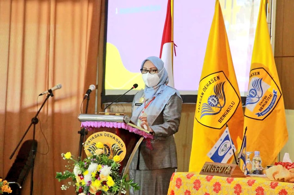 Wisuda UNIVED Asisten II Ajak Jajaran Pendidikan Tingkatkan Mutu