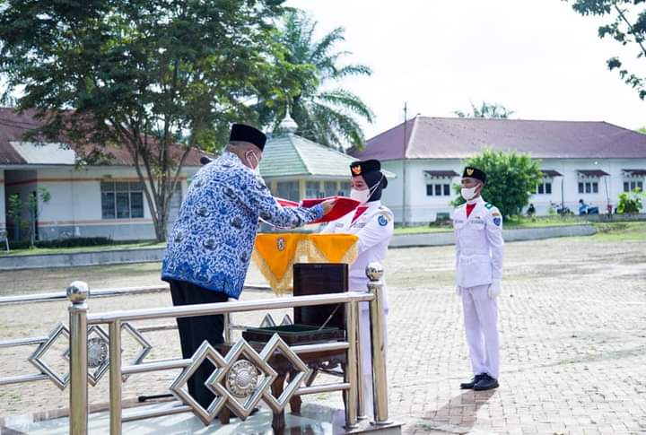 Pemkab Labuhanbatu Laksanakan Upacara Penurunan Bendera Merah Putih 