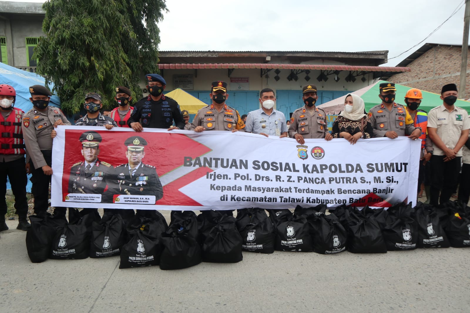 Kapolres Batu Bara Salurkan 1000 Paket Sembako Ke Korban Banjir